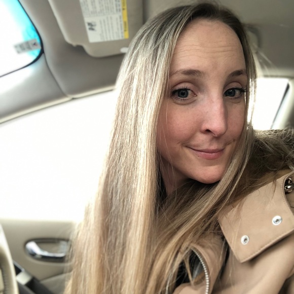 Meet your Posher, Amy - Picture 2 of 5